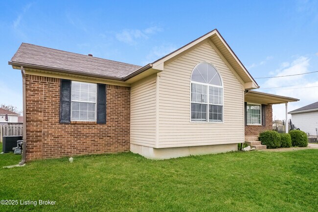 Building Photo - 238 Seminole Ct