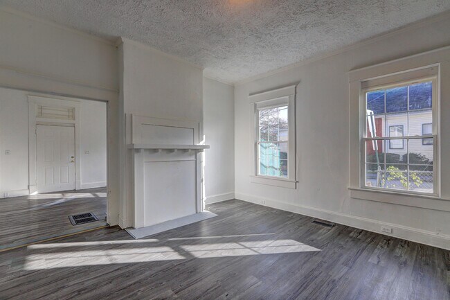 Foto del edificio - 1183 Holt Ave