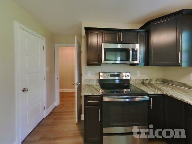 Building Photo - 633 Battery Ct