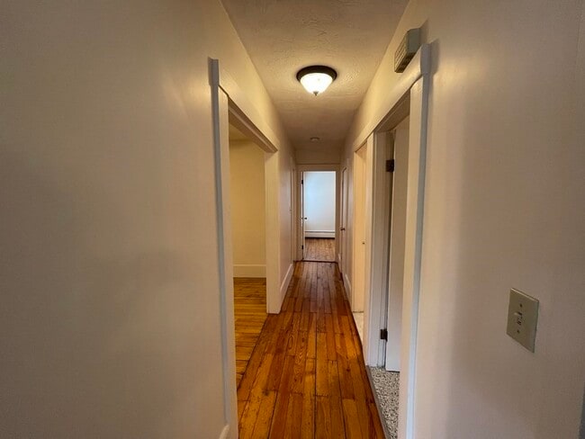Building Photo - 164 Brown St