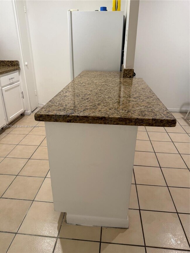 Foto del edificio - 870 SW 129th Pl