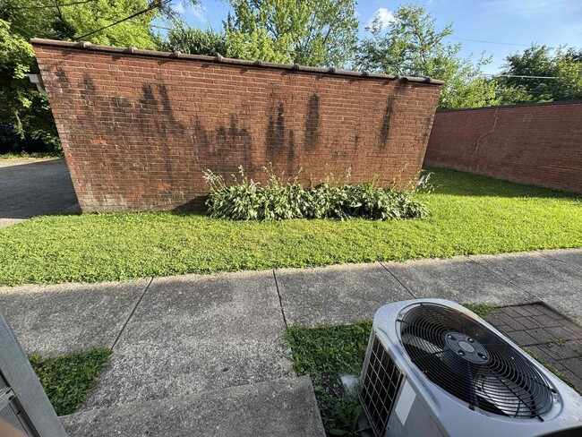 Building Photo - 2021 Harwitch Rd