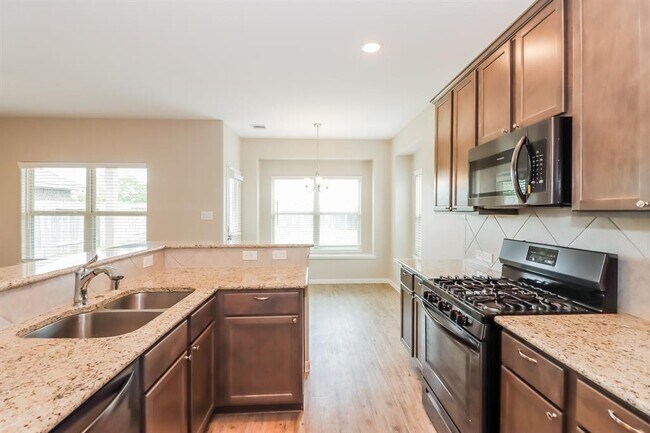Foto del edificio - 3907 Moreland Branch Ln