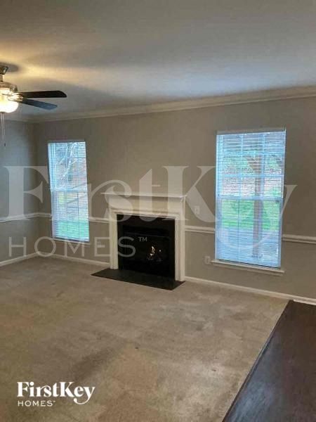 Foto del edificio - 127 Meandering Way Ln