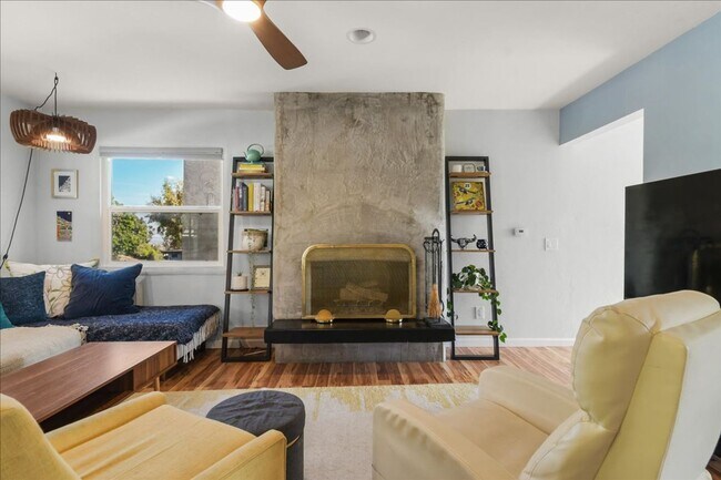 Building Photo - **Spacious and Bright Canyon Retreat in the Heart of South Park**