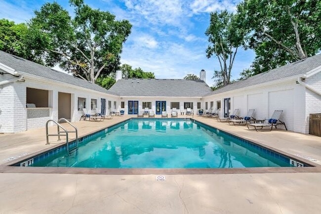 Building Photo - ARIUM Mariner's Village