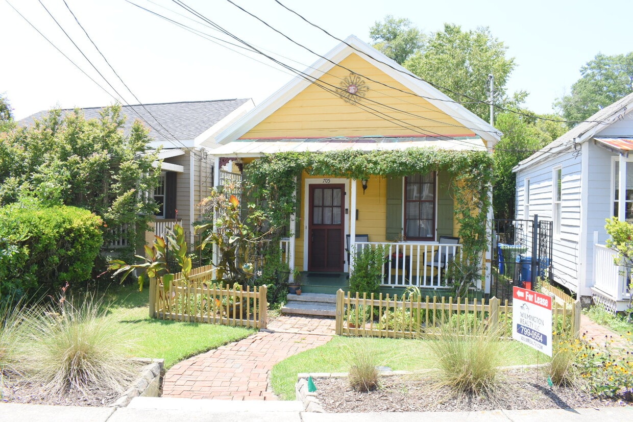 Primary Photo - 705 N 5th Ave