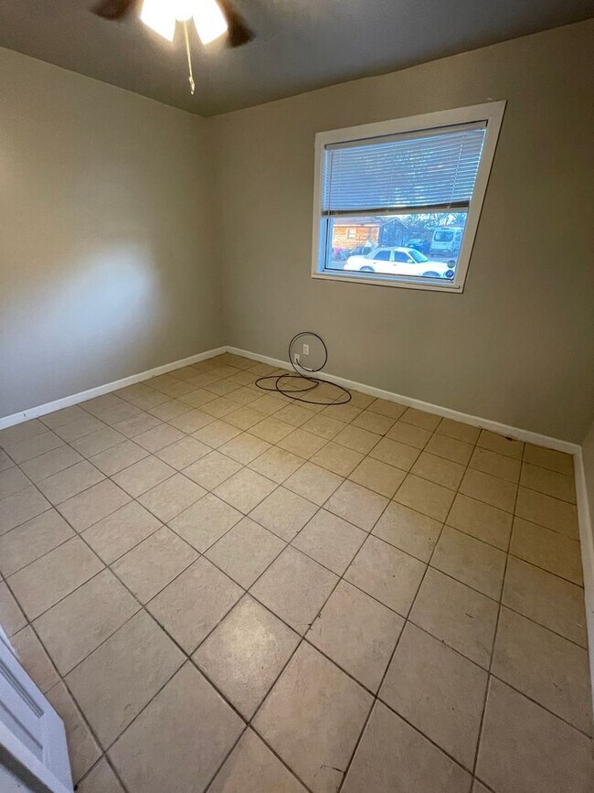Building Photo - Home For Rent in Lake Charles