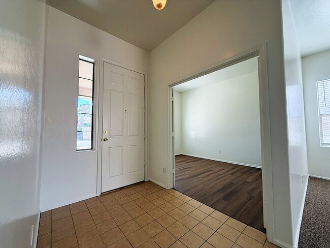 Building Photo - Freshly Updated 3BR Home with Community Pool, Clubhouse & Resort-Style Amenities!