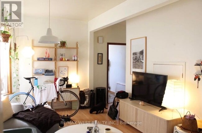 Building Photo - 404 Concord Ave