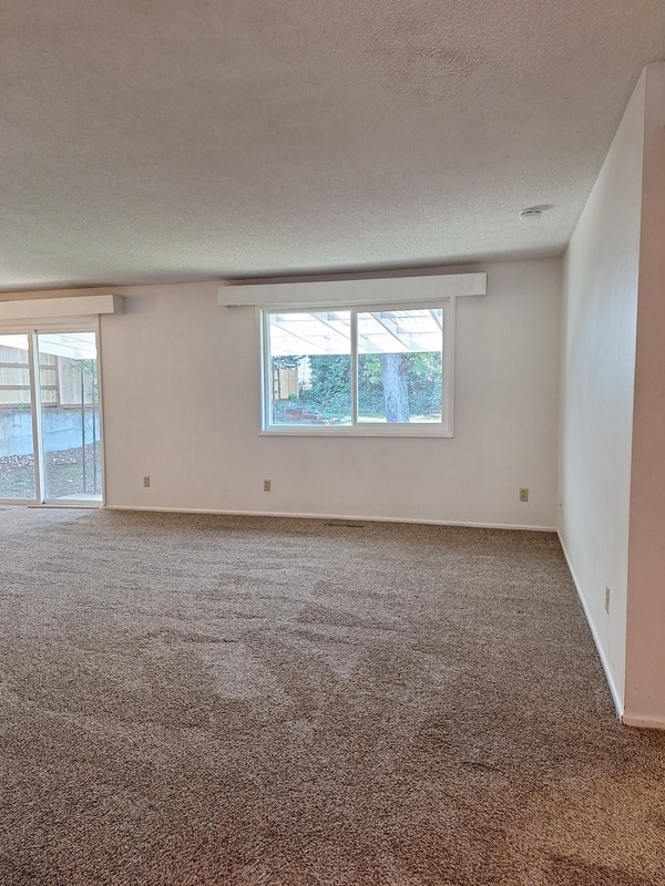 Building Photo - 725 Frances Ln