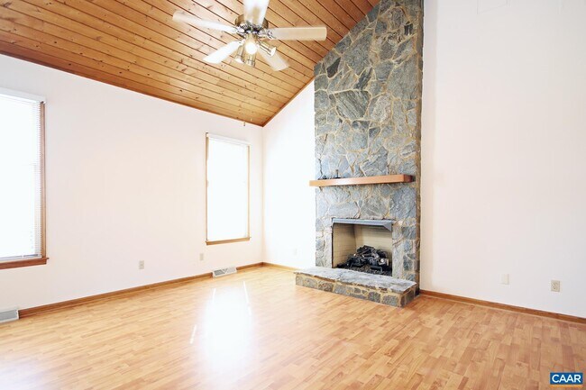 Foto del edificio - 2413 Wakefield Rd