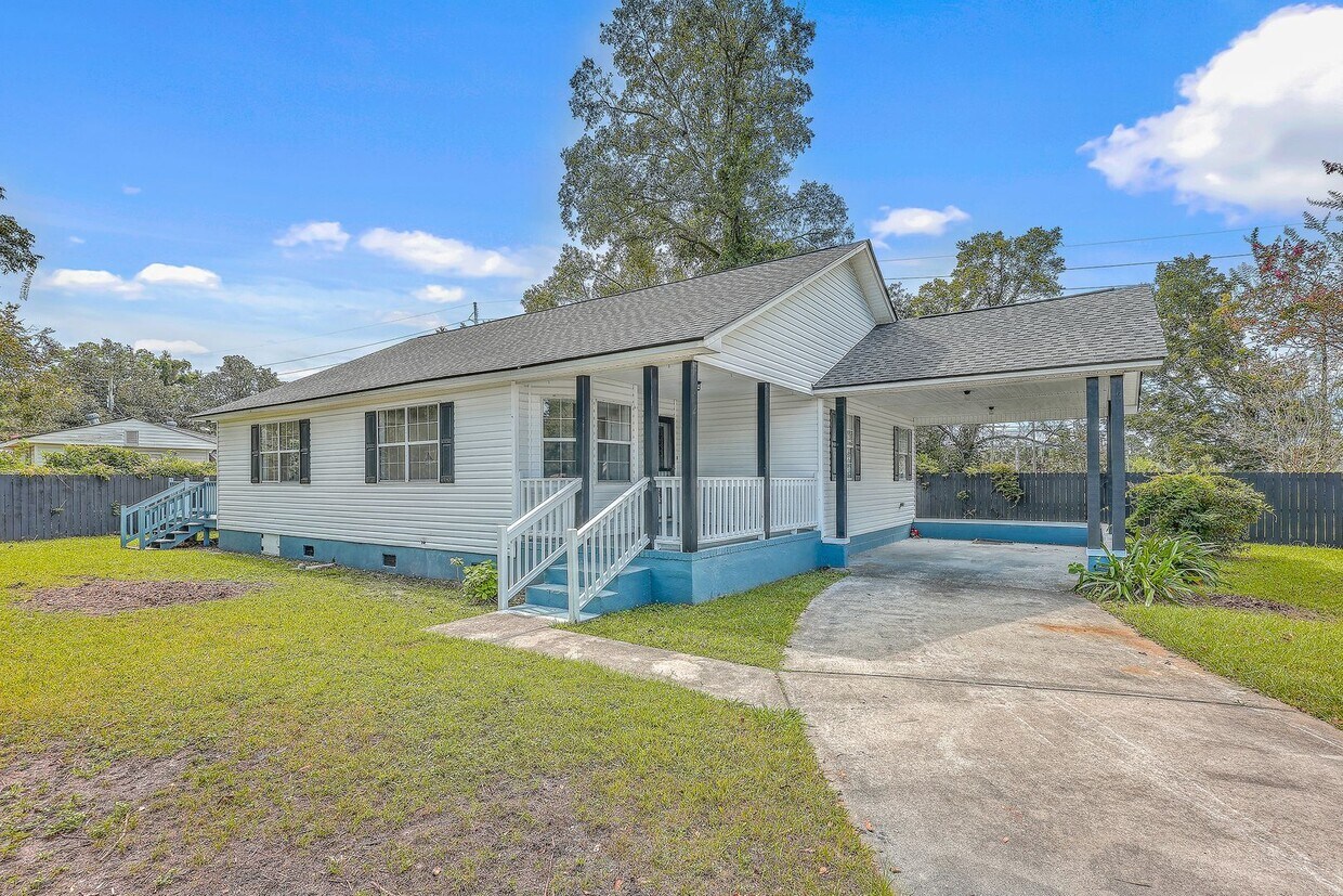 Primary Photo - Cute single story cottage!