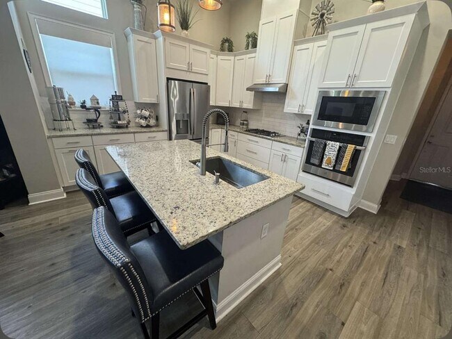 Foto del edificio - 3337 SW 120th Terrace