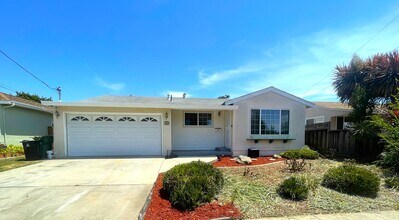 Building Photo - 4716 Portola Dr