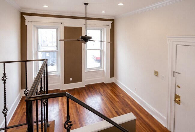 Foto del edificio - Spacious 2-Bedroom Apartment in Prime Fairmount Location | Pet Friendly