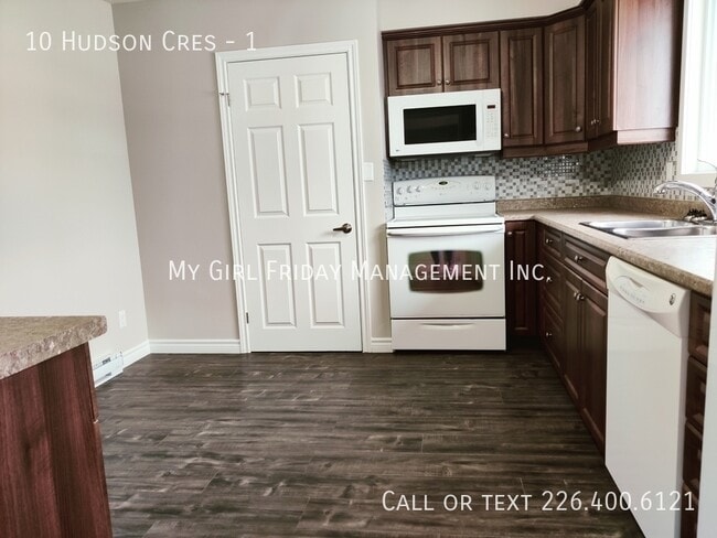 Building Photo - 10 Hudson Crescent