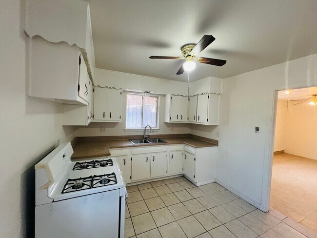 Foto del edificio - Adorable 3 bedroom, 1.75 bath home in East...