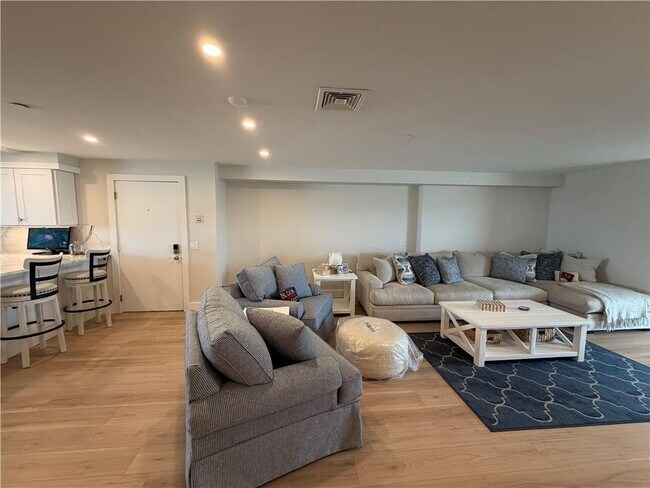 Building Photo - 31 Coddington Wharf