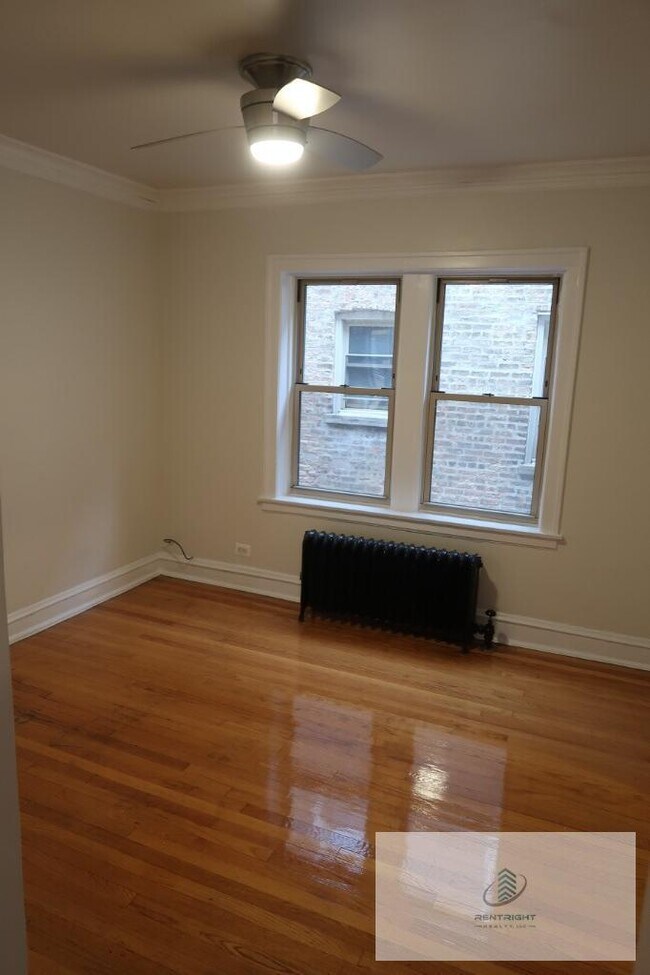 Building Photo - 1 bedroom in CHICAGO IL 60630