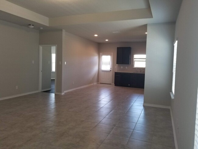 Building Photo - Gorgeous 1 story 4 bedroom Rental!