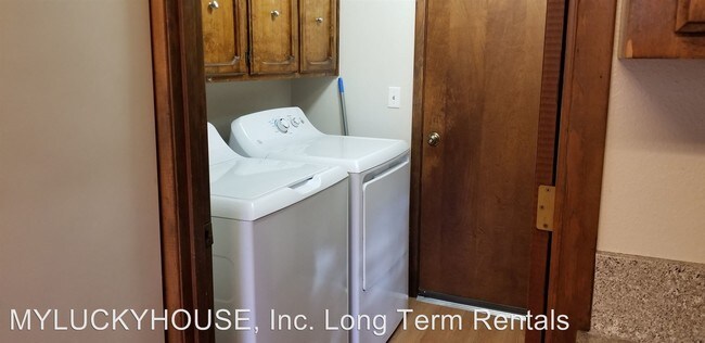 Building Photo - 3 br, 2.5 bath House - 63280 Cherokee Lane