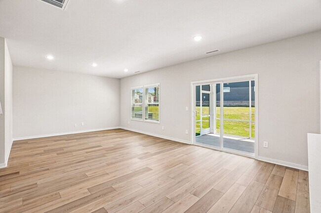 Building Photo - 412 Southland Dr