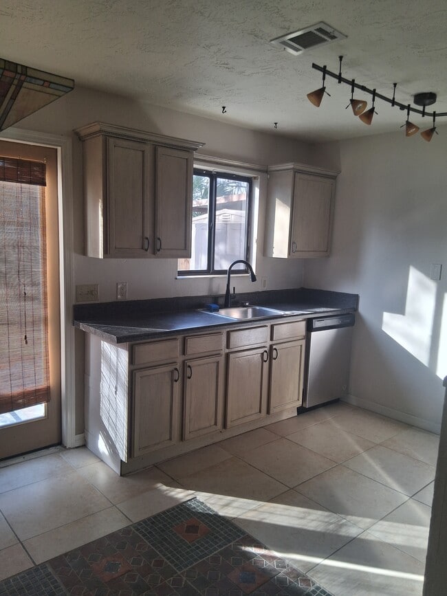 Foto del edificio - 322 Canal Rd