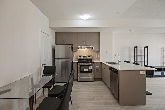 Photo du bâtiment - 3 bedroom 3 bath Townhouse