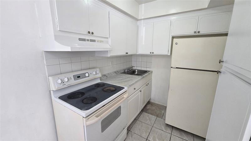 Primary Photo - 2501 Pierce St