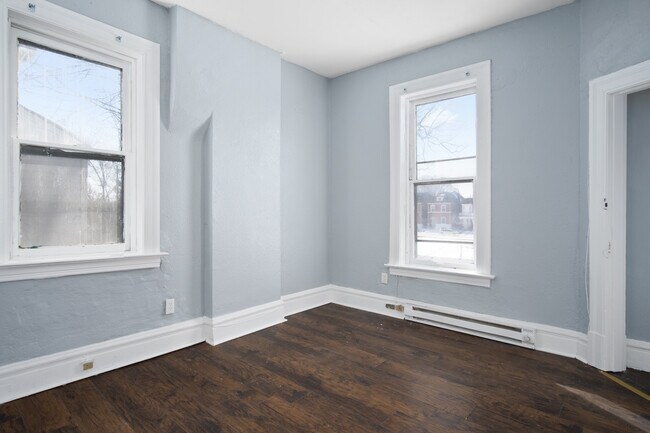 Bedroom - 4432 Elmbank Ave