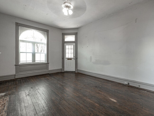 Building Photo - 3401 Cherokee St