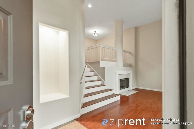 Building Photo - 3 br, 2.5 bath Townhome - 440 Galleria Dri...