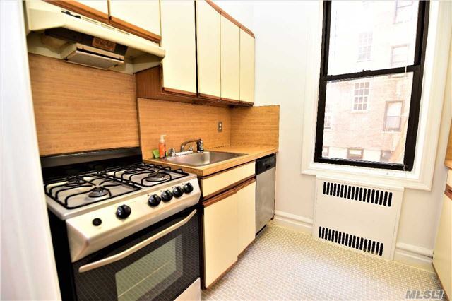 Foto del edificio - 110-21 73rd Rd
