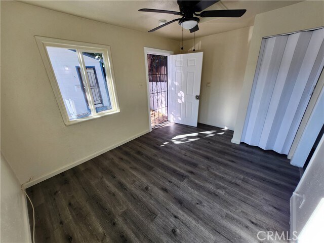 Foto del edificio - 3717 W Imperial Hwy
