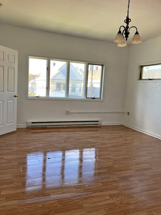 Foto principal - 901 Nott St