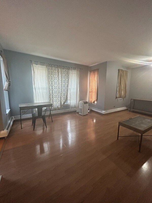 Foto del edificio - 541 E 60th St