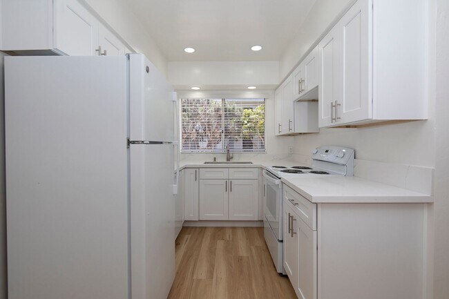 Foto del edificio - *OPEN HOUSE: 5/31 12-2PM* Spacious 1 BR in...