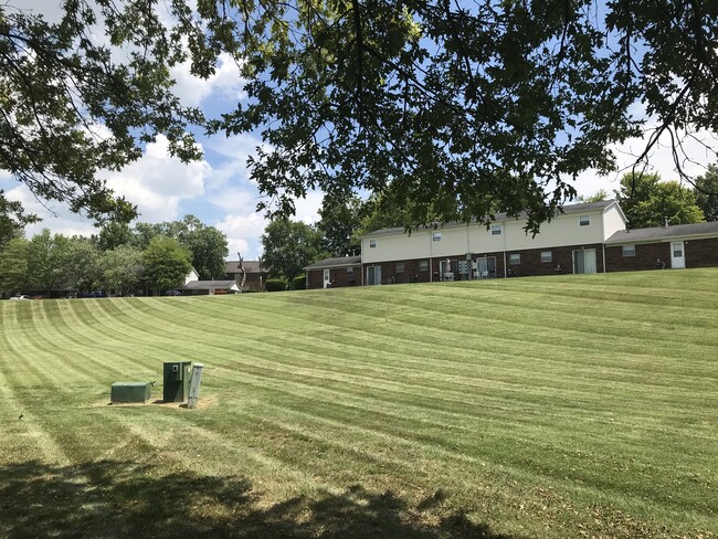 Beautiful Landscape - Valley Ridge Apartments