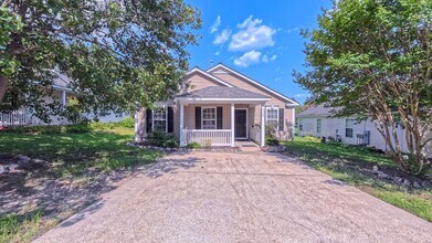 Building Photo - 4928 Silverdene St