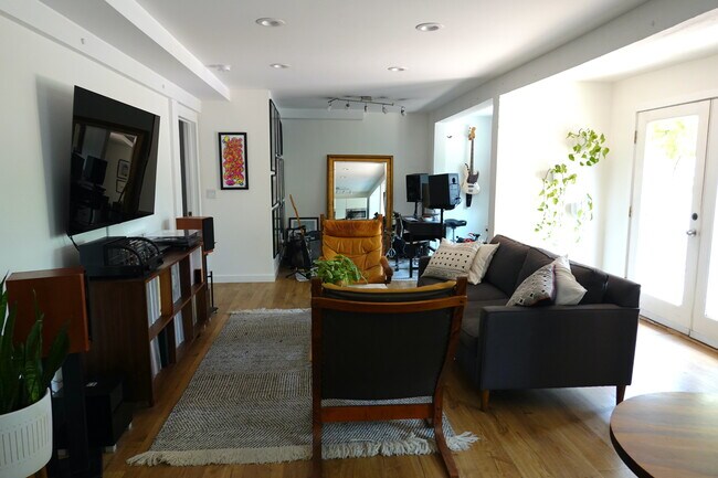 Living Room - 1405 Talmadge St
