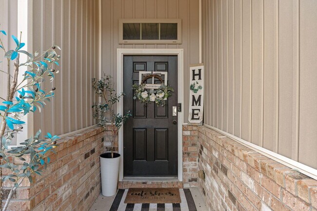 Foto del edificio - 124 Lillian Wy