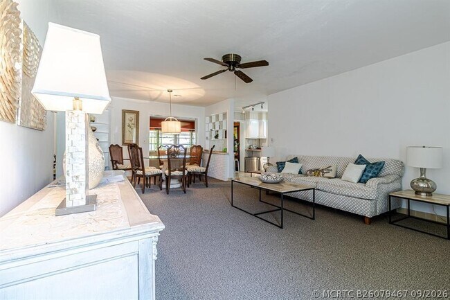 Foto del edificio - 1300 SE 7th Ct