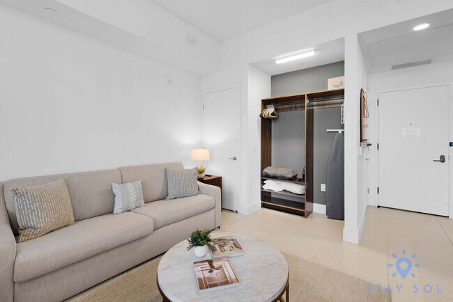 Foto del edificio - 601 NE 1st Ave