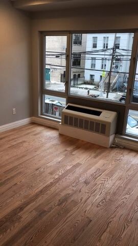 Foto del edificio - 23-23 Astoria Blvd