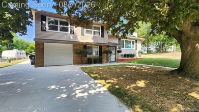 Building Photo - 553 S Stirling