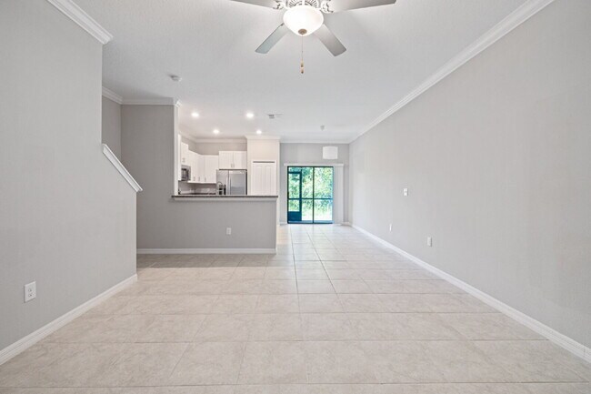 Foto del edificio - "Charming Water-view Retreat in a gated co...