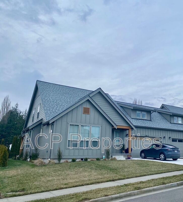 1285 Salix Ln Unit B, Lynden, WA 98264 Condo for Rent in Lynden, WA