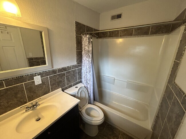Foto del edificio - Newly updated property