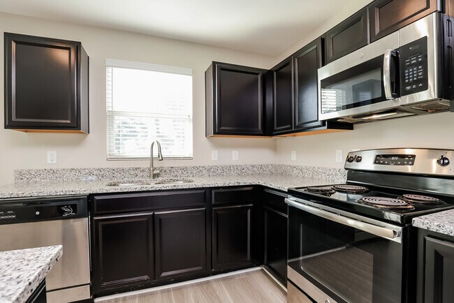 Building Photo - 4BR/2.5BA Brick home in Smyrna, TN!
